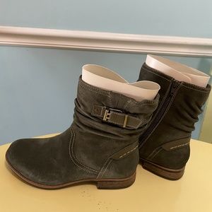 ** Brand New Earth Avani Butternut Boot sz 9 - Classic Olive **